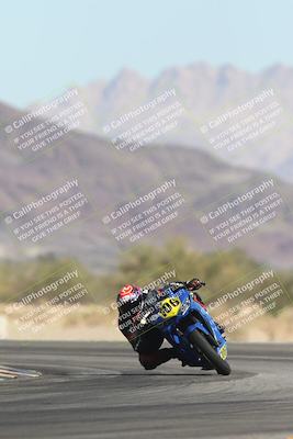 media/Oct-30-2025-Racers Edge (Thu) [[dabbdaf680]]/3-B Group/Session 2 (Turn 14)/